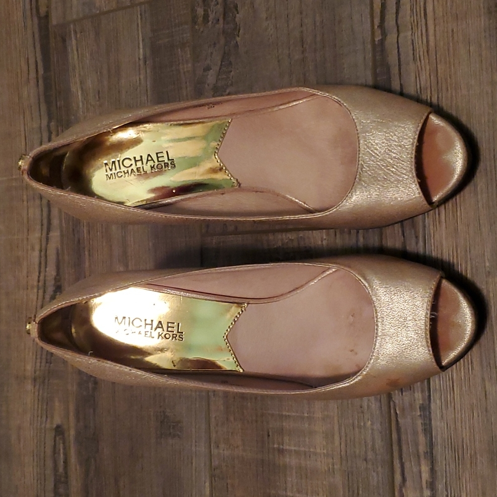 Michael Michael Kors gold peep toe wedges, size 6